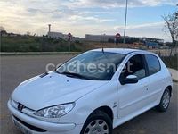 Usado Peugeot 206 70 CV (51 kW) 2005 Blanco Berlina