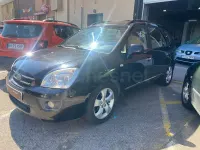 Usado Kia Carens Active 140 CV (102 kW) 2007 Negro Monovolumen