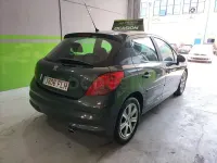 Usado Peugeot 207 90 CV (66 kW) 2007 Gris / plata Berlina