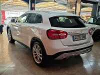 Usado Mercedes GLA220 Urban 177 CV (130 kW) 2016 Blanco SUV