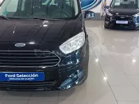 Usado Ford Tourneo Courier Trend 100 CV (73 kW) 2015 Negro Monovolumen