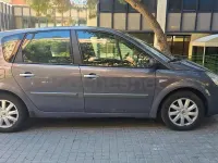 Usado Renault Scénic 110 CV (80 kW) 2007 Gris / plata Monovolumen
