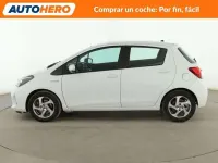 Usado Toyota Yaris Hybrid 101 CV (74 kW) 2015 Blanco Berlina