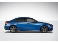 Usado Mercedes A200 AMG line 150 CV (110 kW) 2025 Spektral blue  metallic paint Berlina