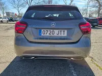 Usado Mercedes A180 Urban 109 CV (80 kW) 2016 Gris / plata Utilitario