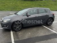 Usado Opel Astra Sportive 140 CV (102 kW) 2014 Gris / plata Berlina