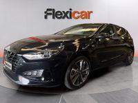 Usado Hyundai i30 120 CV (88 kW) 2022 Negro Berlina