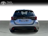 Usado Toyota Yaris Hybrid Active 116 CV (85 kW) 2025 Gris / plata Berlina