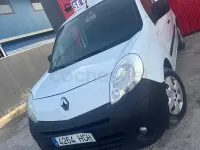 Usado Renault Kangoo 90 CV (66 kW) 2012 Blanco Monovolumen