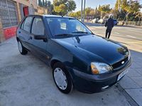 Usado Ford Fiesta Ambiente 69 CV (50 kW) 2002 Verde Utilitario