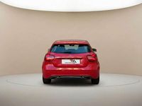 Usado Mercedes A180 Urban 122 CV (89 kW) 2015 Rojo Utilitario