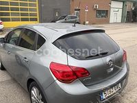 Usado Opel Astra Cosmo 115 CV (84 kW) 2010 Gris / plata Berlina