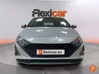 Usado Hyundai i20 100 CV (73 kW) 2024 Gris Utilitario