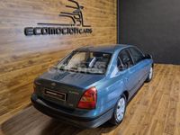 Usado Hyundai Elantra 112 CV (82 kW) 2001 Gris / plata Berlina