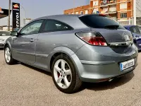 Usado Opel Astra GTC Energy 115 CV (84 kW) 2008 Gris / plata Berlina