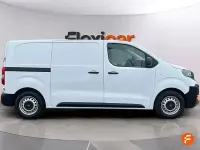 Usado Opel Vivaro 120 CV (88 kW) 2025 Blanco Monovolumen