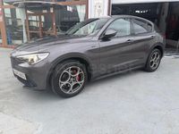 Usado Alfa Romeo Stelvio Super 190 CV (139 kW) 2022 Gris / plata SUV