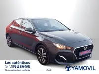 Usado Hyundai i30 120 CV (88 kW) 2018 Gris / plata Berlina