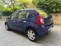 Usado Dacia Sandero Base 75 CV (55 kW) 2009 Azul Berlina
