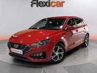 Usado Hyundai i30 120 CV (88 kW) 2024 Rojo Berlina