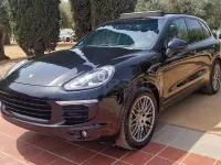 Usado Porsche Cayenne S E-Hybrid Platinum Edition 416 CV (305 kW) 2017 Negro SUV