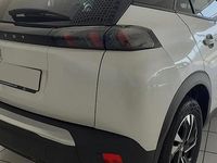 Usado Peugeot 2008 Allure 102 CV (75 kW) 2023 Blanc nacre SUV