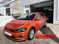 Usado VW Polo Advance 95 CV (69 kW) 2021 Naranja Berlina