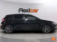 Usado Hyundai i30 110 CV (80 kW) 2024 Negro Berlina