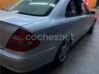 Usado Mercedes E320 Classic 224 CV (164 kW) 2003 Gris / plata Berlina