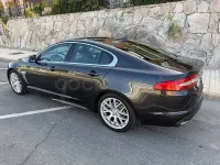 Usado Jaguar XF R-Sport 240 CV (176 kW) 2015 Negro Berlina
