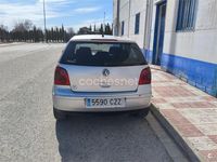 Usado VW Polo Highline 100 CV (73 kW) 2004 Gris / plata Utilitario