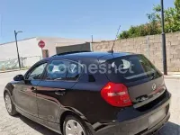 Usado BMW 118 129 CV (94 kW) 2007 Negro Utilitario