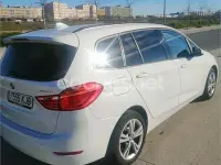 Usado BMW 218 150 CV (110 kW) 2018 Blanco Familiar