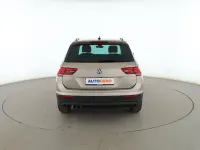 Usado VW Tiguan Advance 150 CV (110 kW) 2019 Dorado SUV