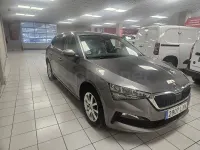 Usado Skoda Scala 95 CV (69 kW) 2022 Gris / plata Utilitario