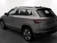 Usado Skoda Karoq SportLine 150 CV (110 kW) 2023 Gris / plata SUV