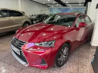Usado Lexus IS300h Executive Line 223 CV (164 kW) 2018 Granate Berlina