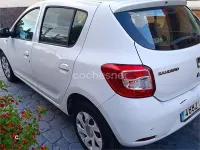 Usado Dacia Sandero Lauréate 75 CV (55 kW) 2015 Blanco Berlina