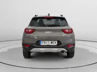 Usado Kia Stonic 120 CV (88 kW) 2022 Verde SUV