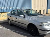 Usado Opel Astra Club 75 CV (55 kW) 2000 Gris / plata Berlina
