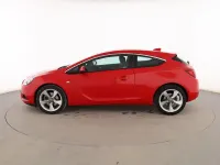 Usado Opel Astra GTC Sportive 140 CV (102 kW) 2016 Rojo Coupe