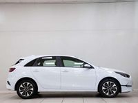 Käytetty Kia Ceed 101 HP (74 kW) 2025 Valkoinen Viistoperä