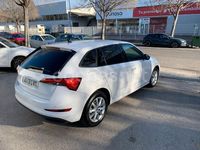 Usado Skoda Scala Active 95 CV (69 kW) 2022 Blanco Utilitario