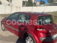 Usado Renault Mégane II Dynamique 105 CV (77 kW) 2006 Granate Berlina