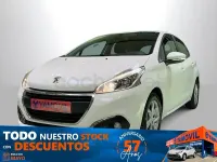 Usado Peugeot 208 Active 82 CV (60 kW) 2015 Blanco Utilitario