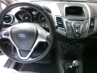 Usado Ford Fiesta Trend 82 CV (60 kW) 2016 Gris / plata Utilitario