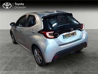 Usado Toyota Yaris Hybrid Active 116 CV (85 kW) 2024 Gris / plata Monovolumen