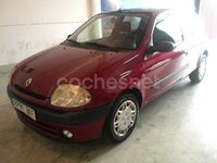 Usado Renault Clio II 80 CV (58 kW) 2001 Granate Berlina