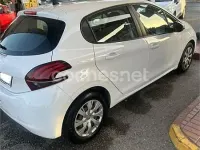 Usado Peugeot 208 Active 82 CV (60 kW) 2019 Blanco Utilitario