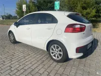 Usado Kia Rio 75 CV (55 kW) 2016 Blanco Utilitario